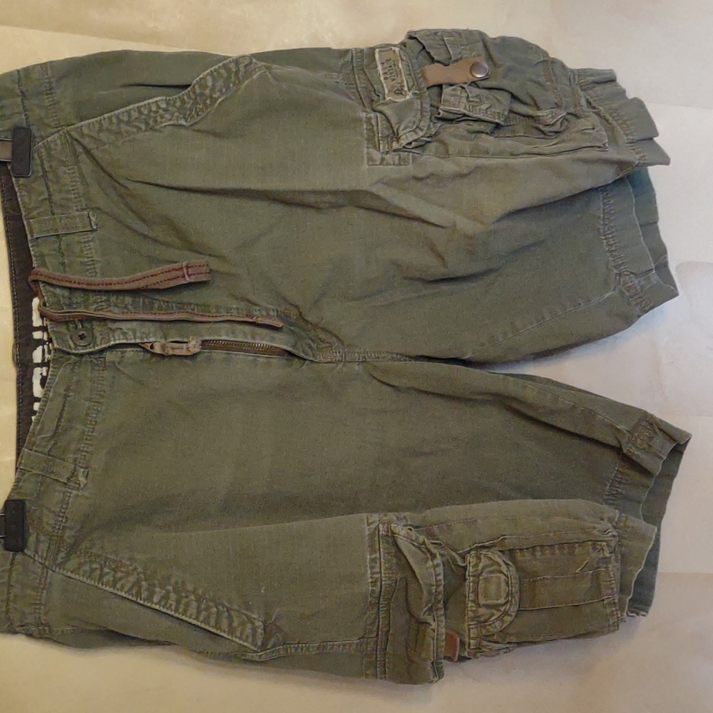 Military green men's cargo shorts